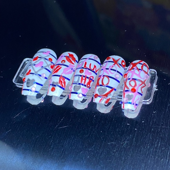 Love Notes (short heart cut out)❤️ - Picture 5 of 6